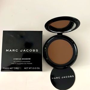 MARC JACOBS BEAUTY
O!mega Gel Powder Eyeshadow
O! Snap